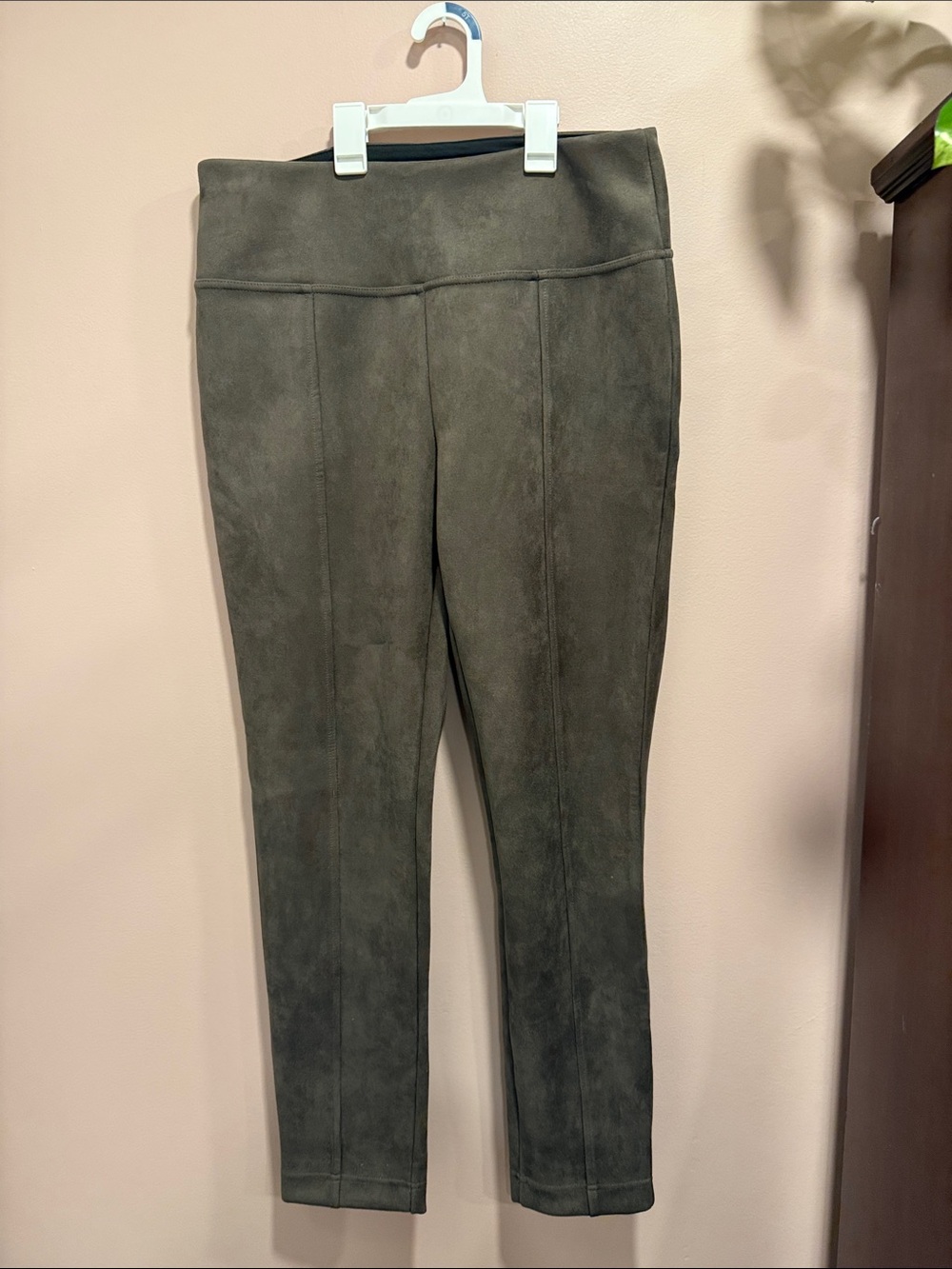 Andrew Marc chocolate colored Pull-On pants